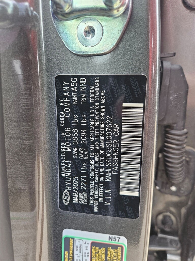 Thumbnail: 2025 Hyundai Elantra - 32