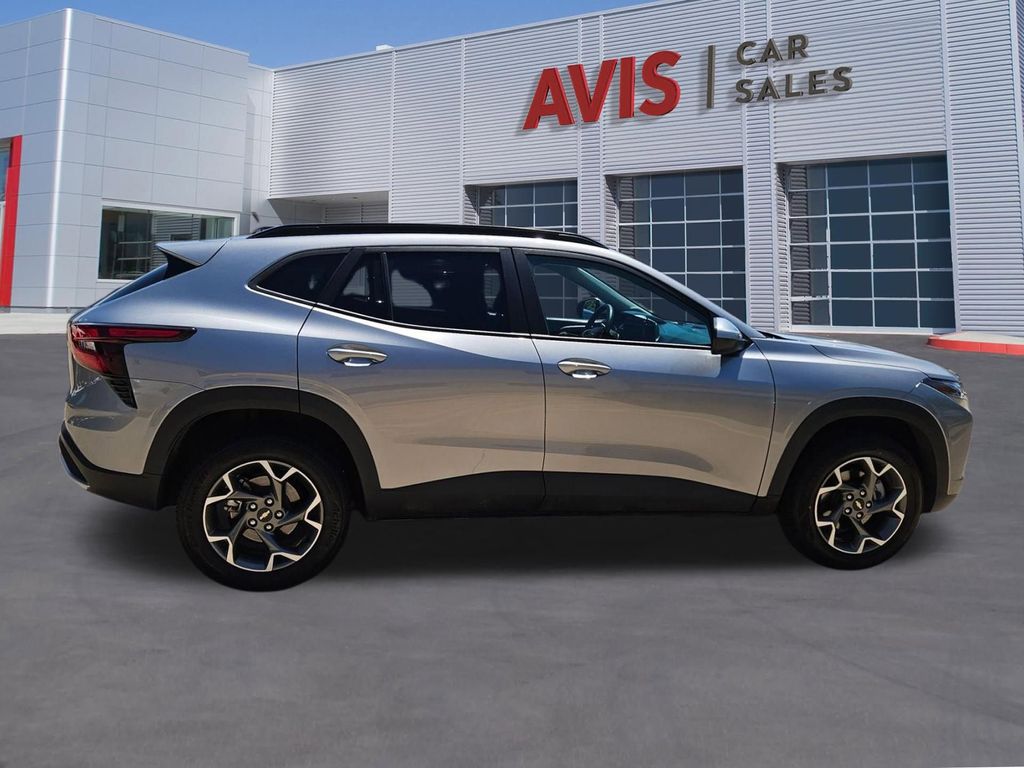 Thumbnail: 2025 Chevrolet Trax - 7