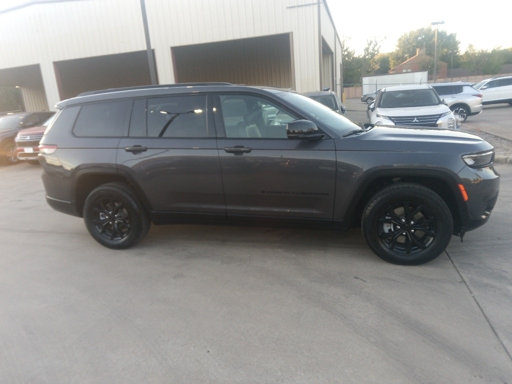 Thumbnail: 2024 Jeep Grand Cherokee L - 4