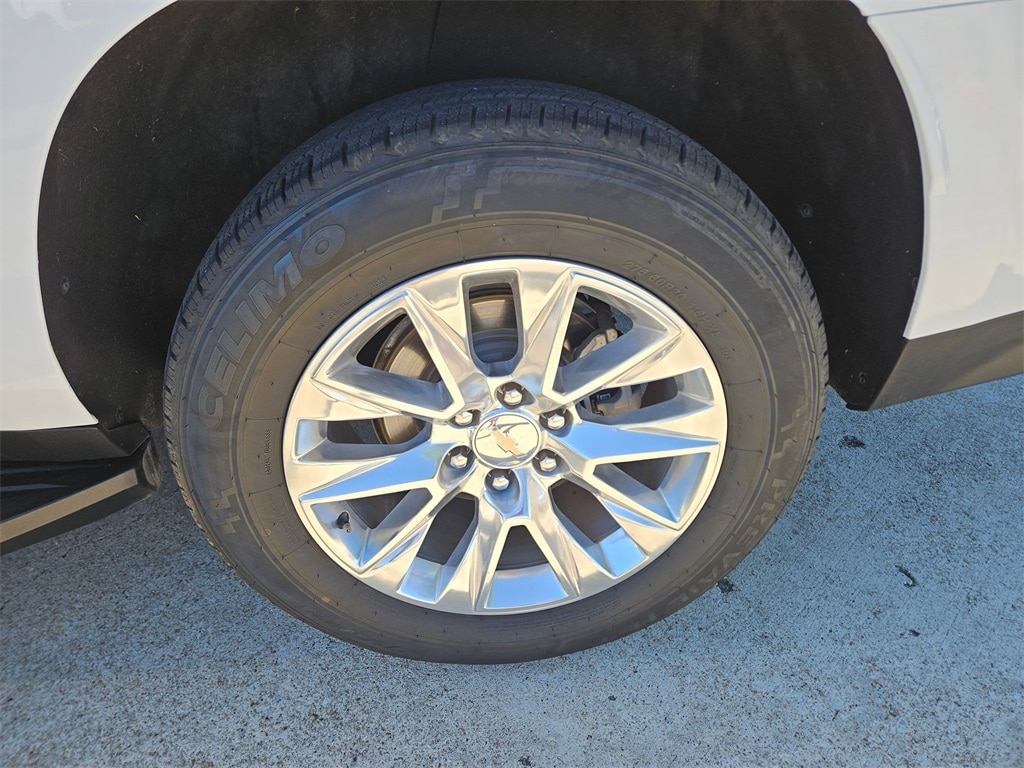 Thumbnail: 2023 Chevrolet Suburban - 25