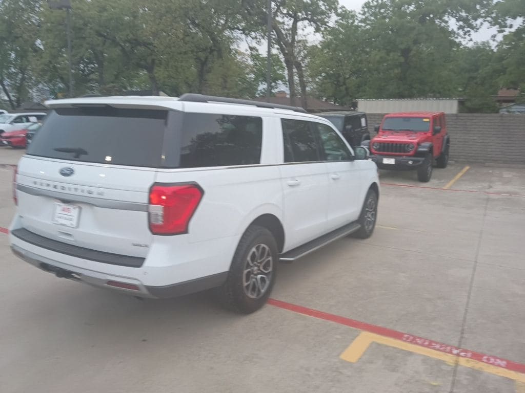Thumbnail: 2023 Ford Expedition MAX - 9