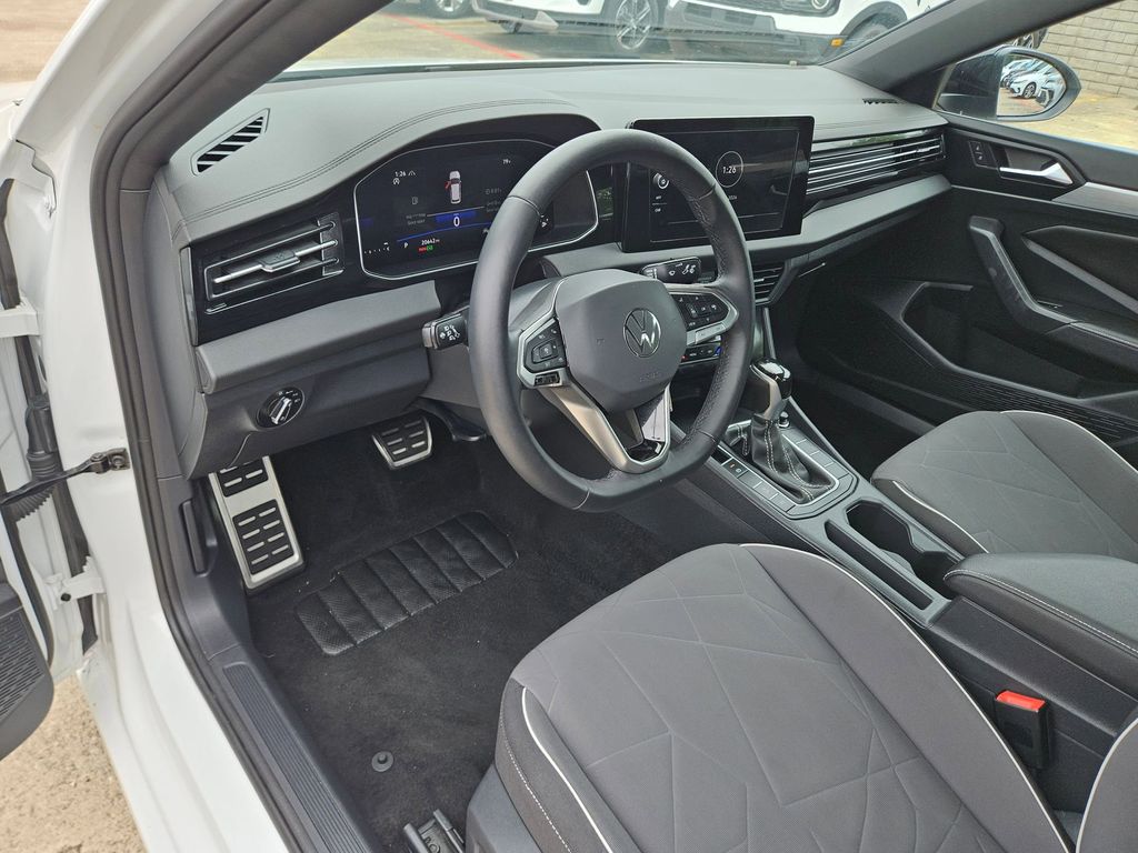 Thumbnail: 2025 Volkswagen Jetta - 13