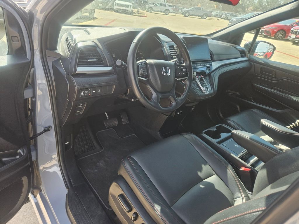 Thumbnail: 2025 Honda Odyssey - 13