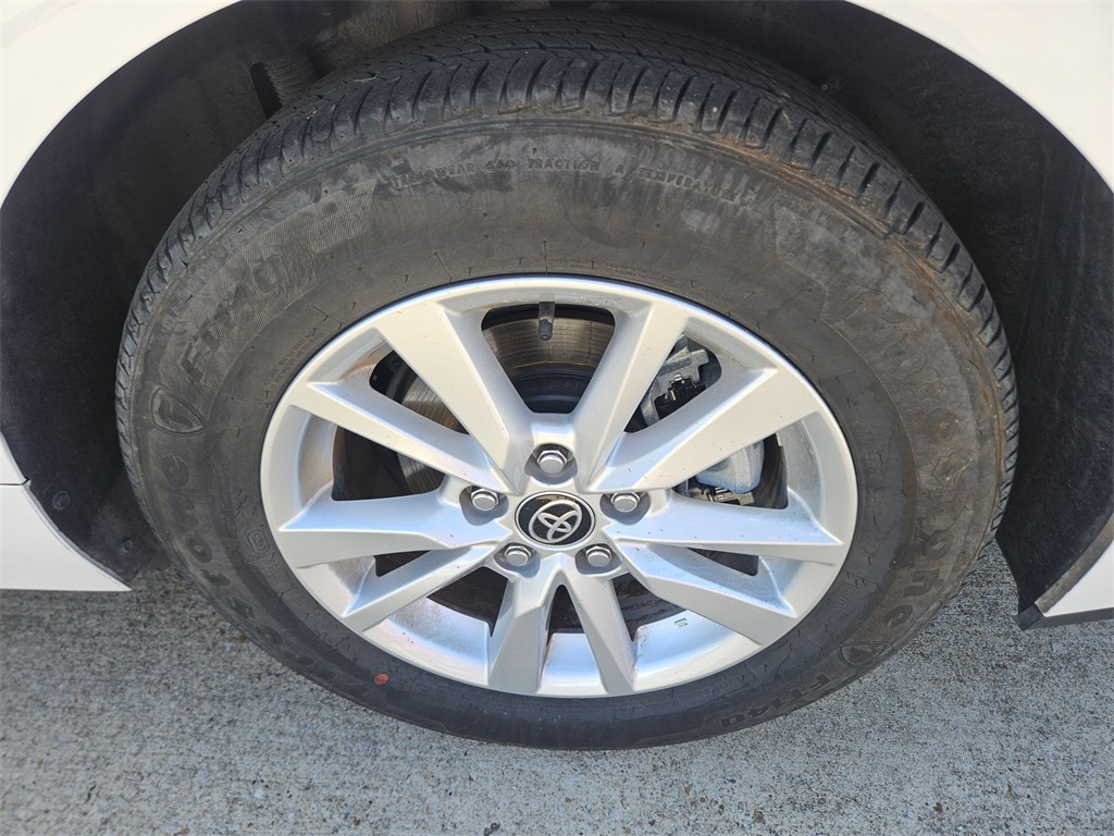 Thumbnail: 2025 Toyota Camry - 25