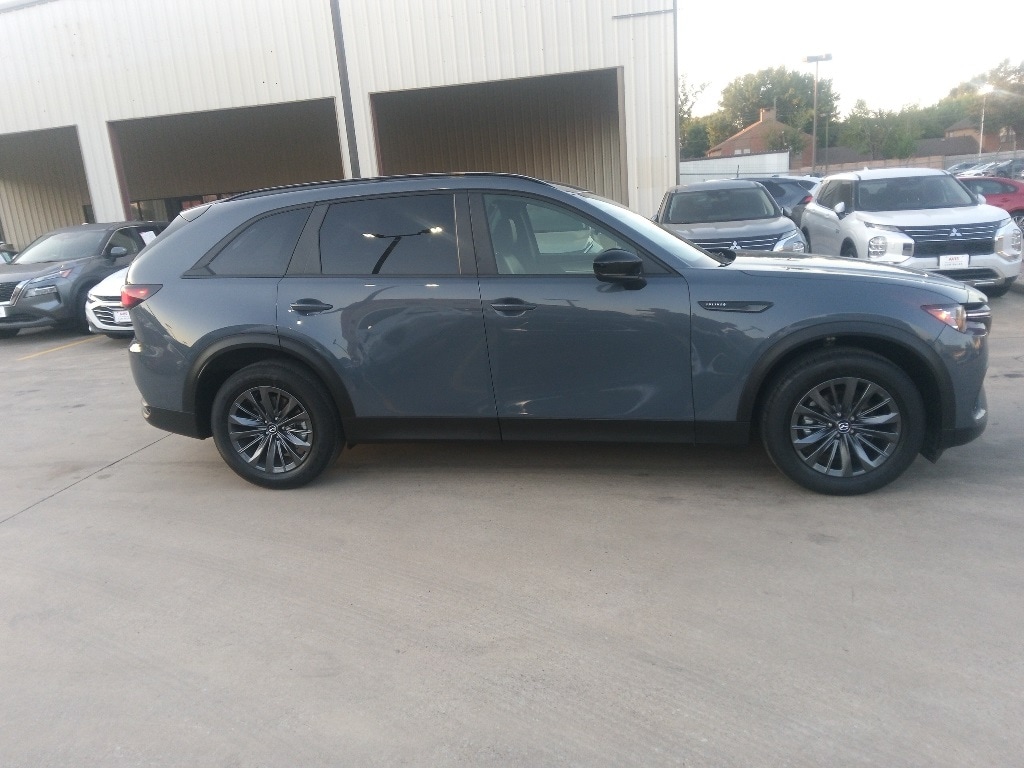 Thumbnail: 2025 Mazda CX-70 - 4