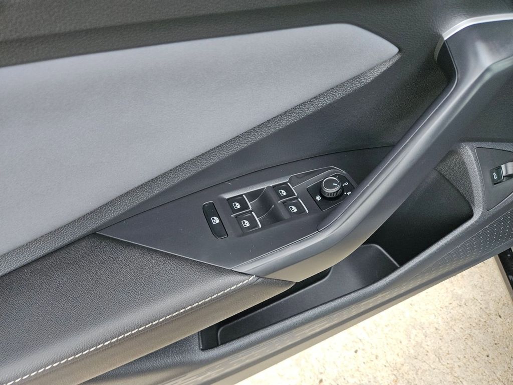 Thumbnail: 2025 Volkswagen Jetta - 15