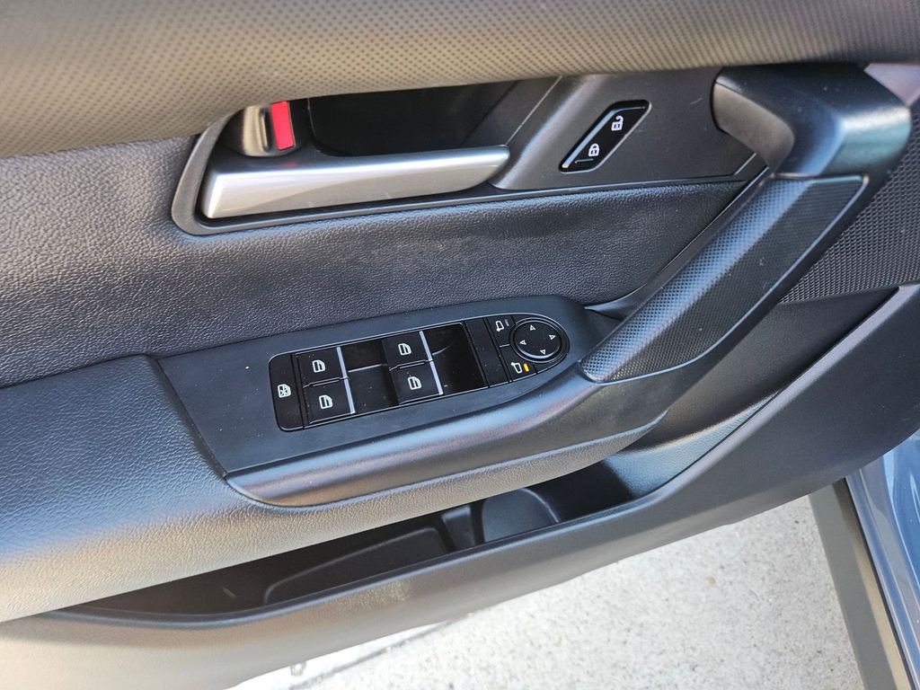 Thumbnail: 2025 Mazda CX-50 - 15