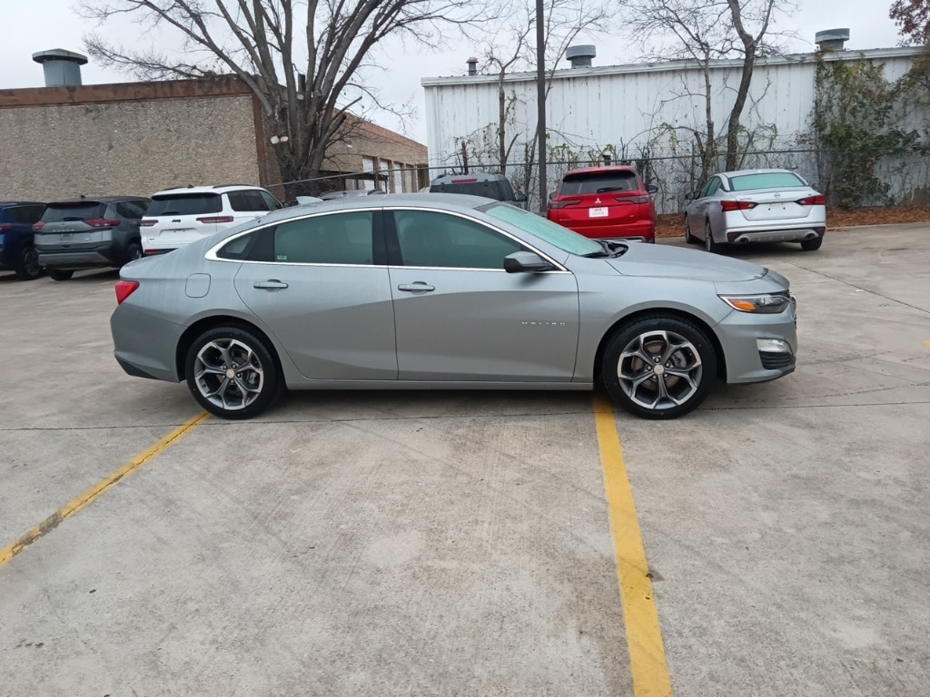 Thumbnail: 2024 Chevrolet Malibu - 7