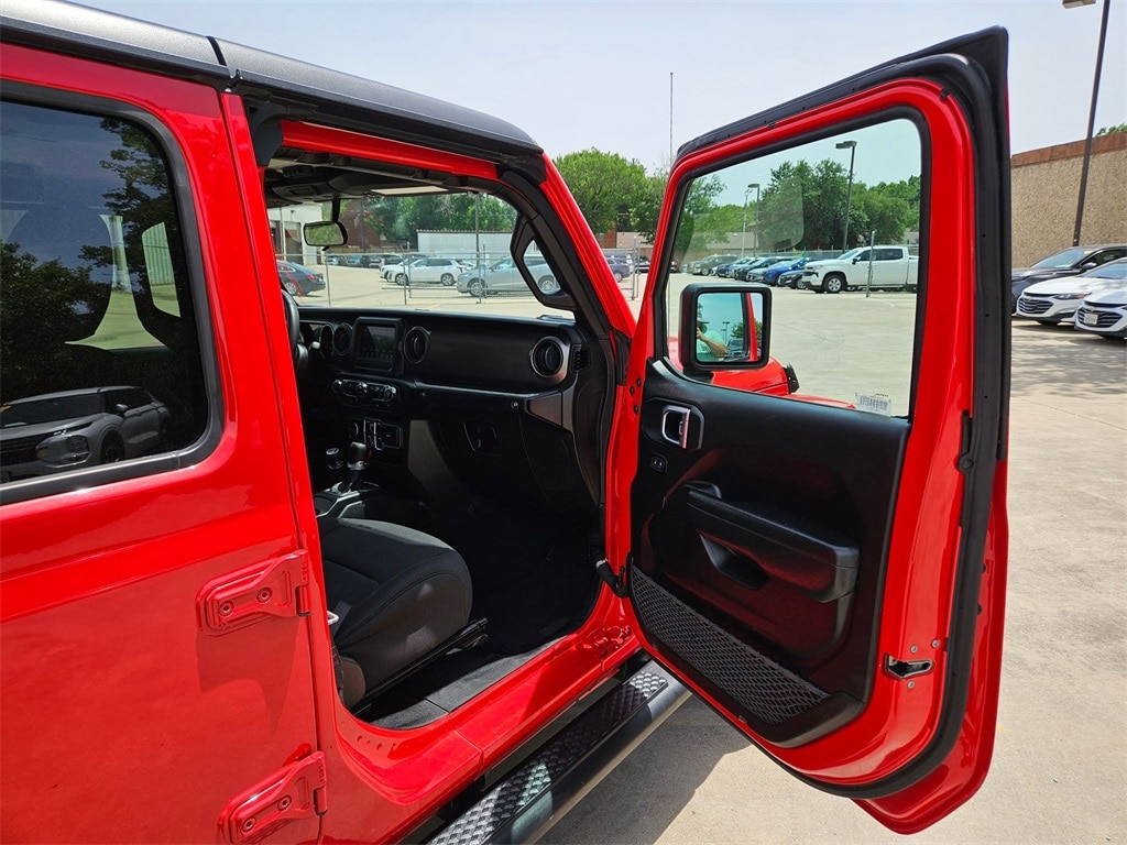 Thumbnail: 2023 Jeep Gladiator - 28