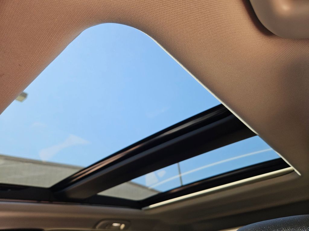 Thumbnail: 2025 Mazda CX-50 - 23