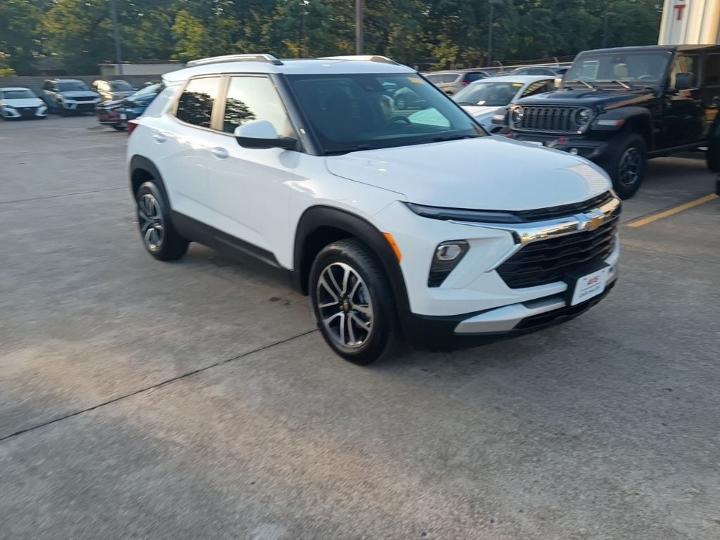 Thumbnail: 2025 Chevrolet TrailBlazer - 6