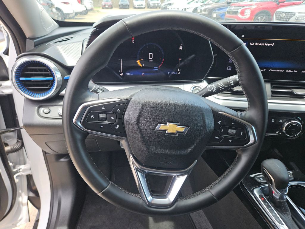 Thumbnail: 2025 Chevrolet Trax - 18