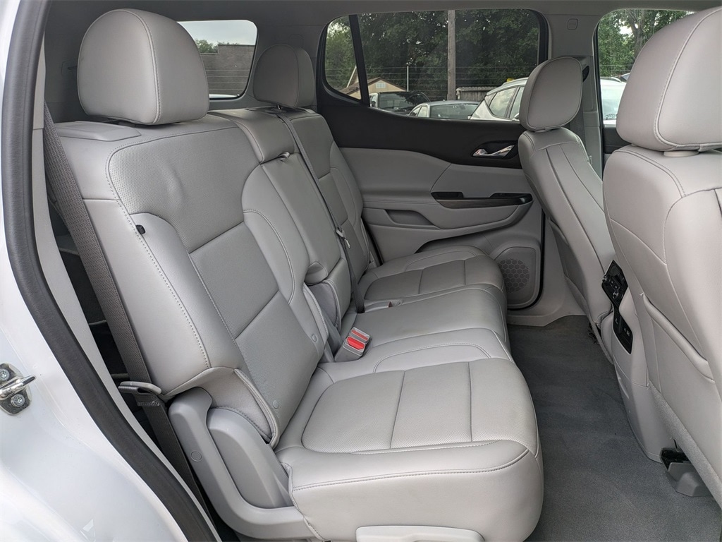 2023 GMC Acadia SLT 28