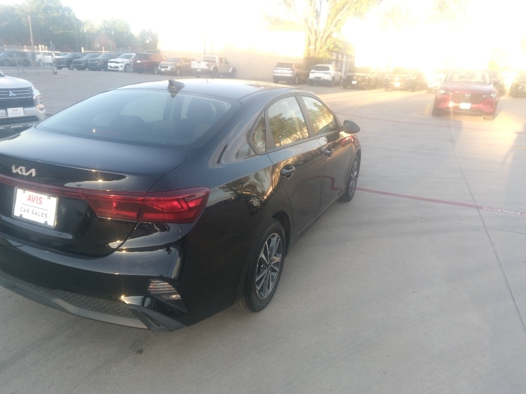 Thumbnail: 2024 Kia Forte - 9