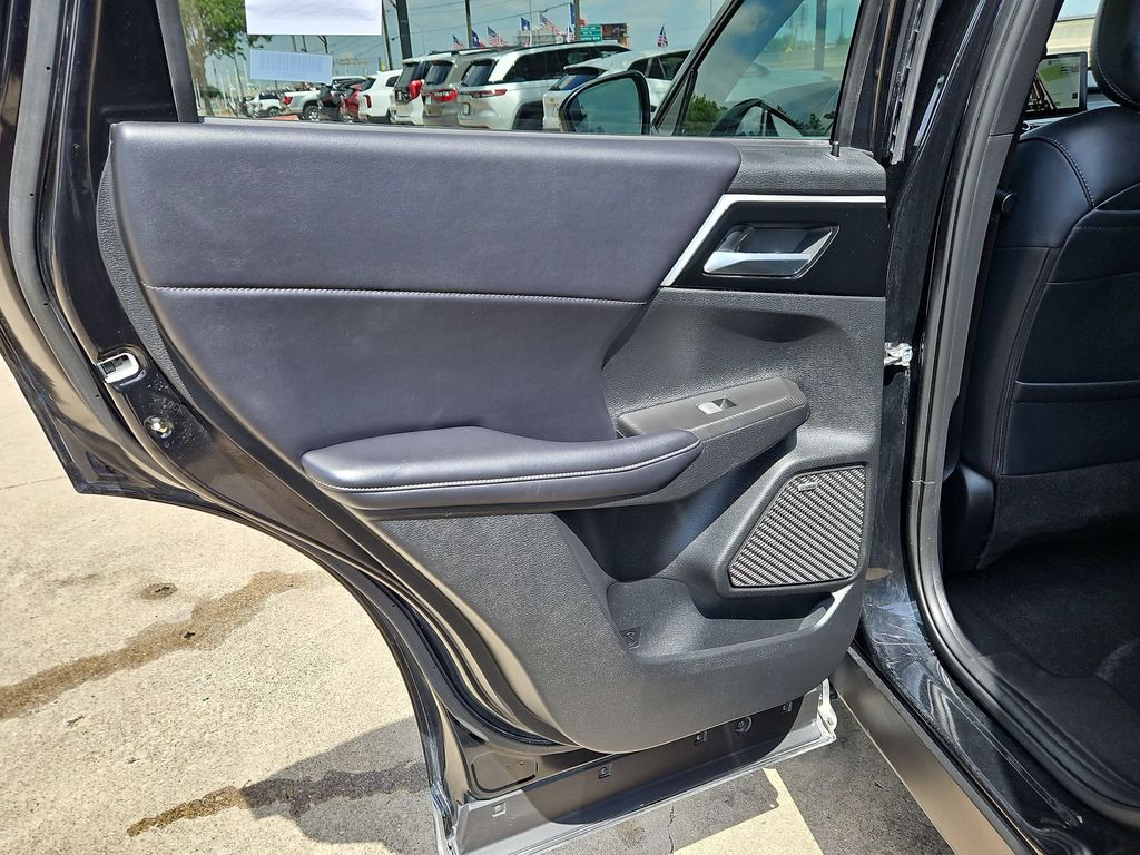 Thumbnail: 2025 Mitsubishi Outlander - 27