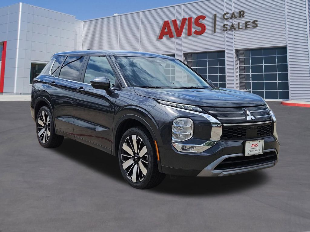 Thumbnail: 2025 Mitsubishi Outlander - 9