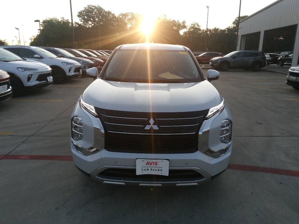 Thumbnail: 2024 Mitsubishi Outlander - 2