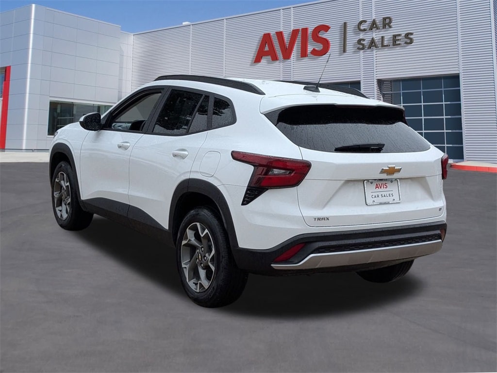 Thumbnail: 2025 Chevrolet Trax - 3