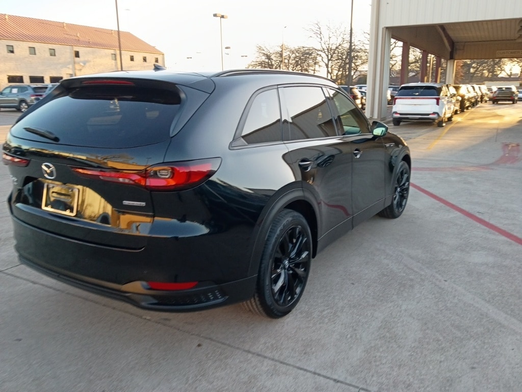 Thumbnail: 2025 Mazda CX-90 - 9