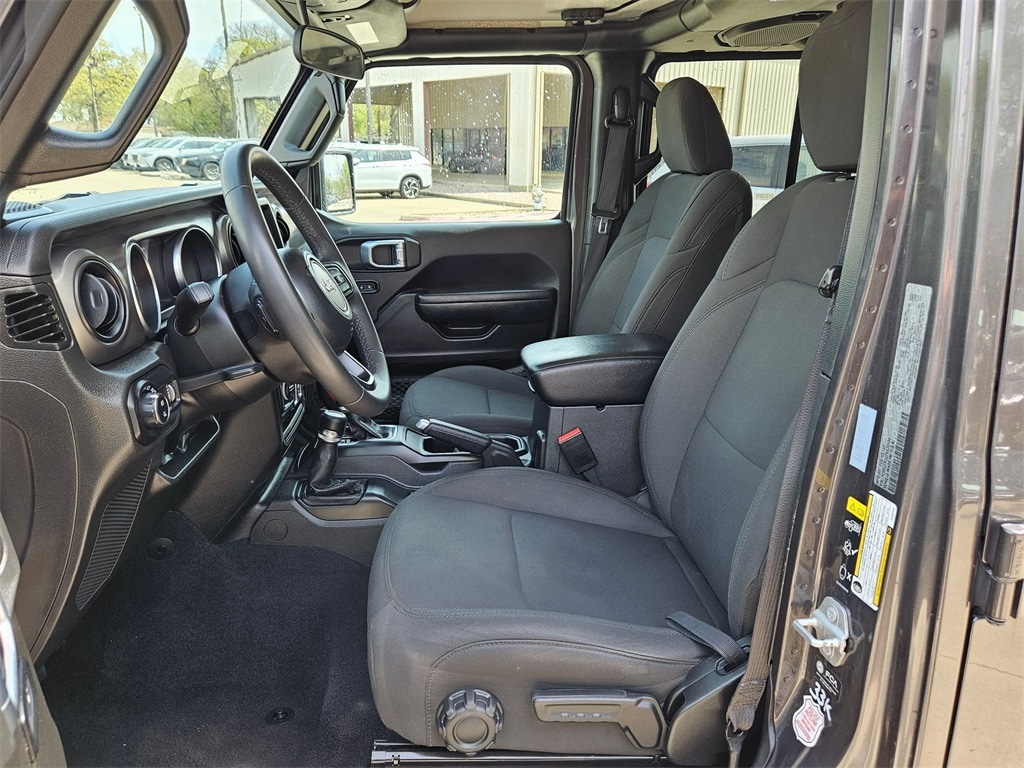 Thumbnail: 2023 Jeep Gladiator - 14