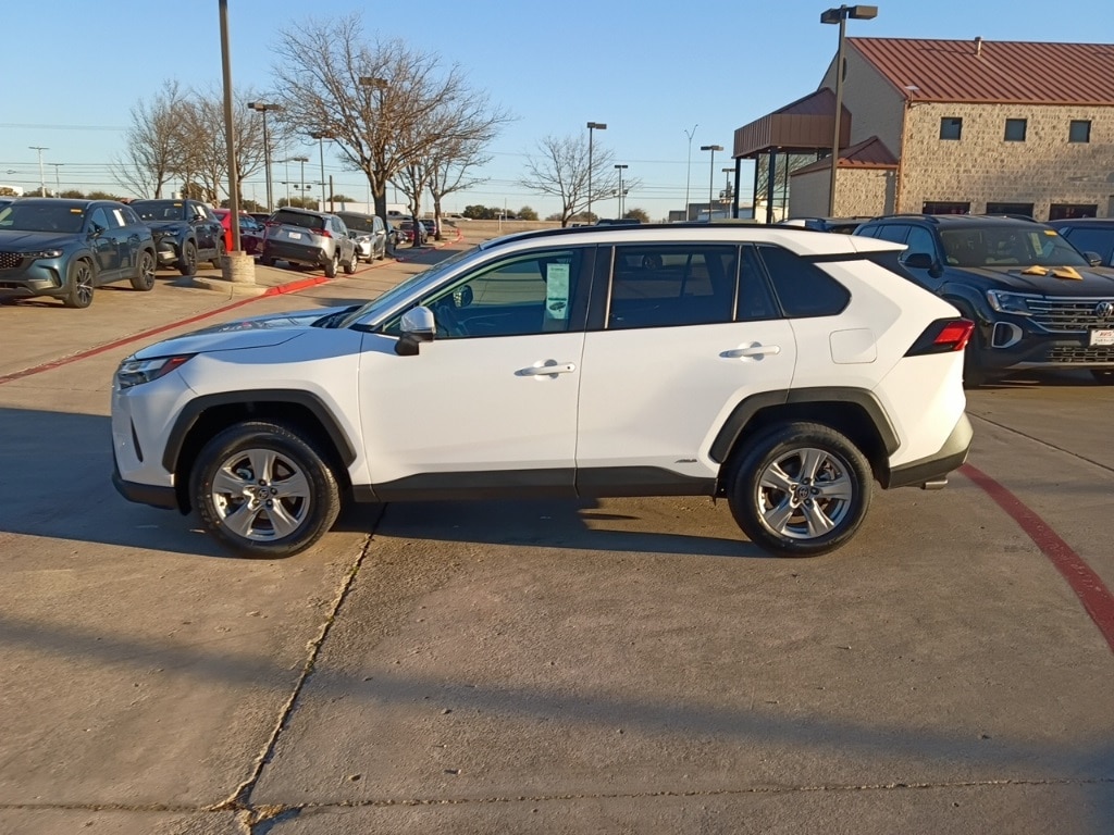 Thumbnail: 2025 Toyota RAV4 - 4