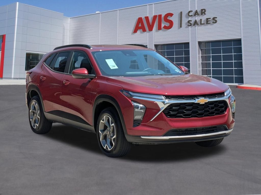Thumbnail: 2025 Chevrolet Trax - 3