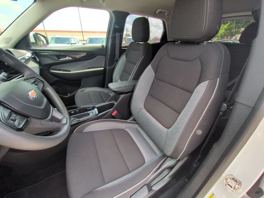2025 Chevrolet Trailblazer LT - Photo 24
