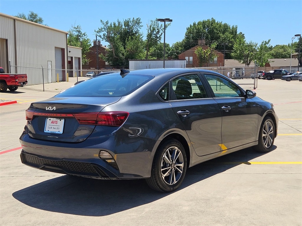 Thumbnail: 2024 Kia Forte - 5