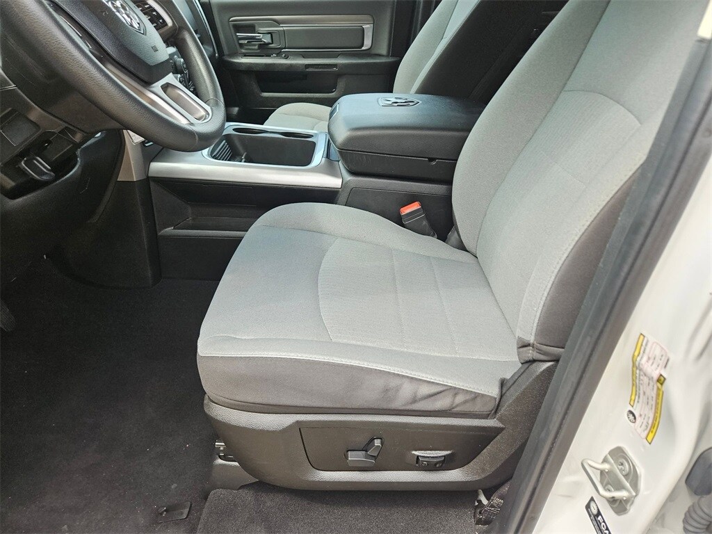 Thumbnail: 2023 RAM 1500 Classic - 14