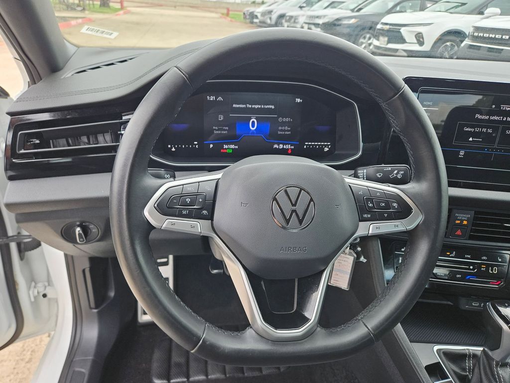 Thumbnail: 2025 Volkswagen Jetta - 18