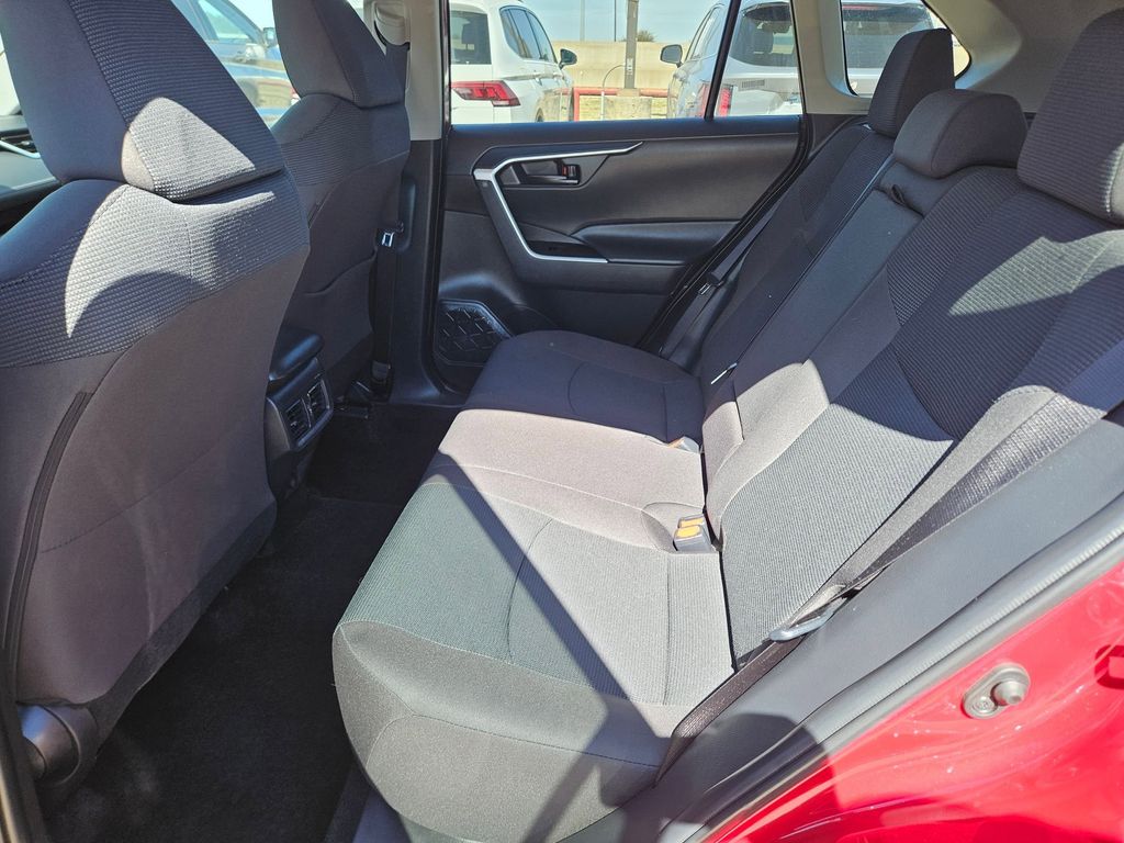 Thumbnail: 2025 Toyota RAV4 - 27