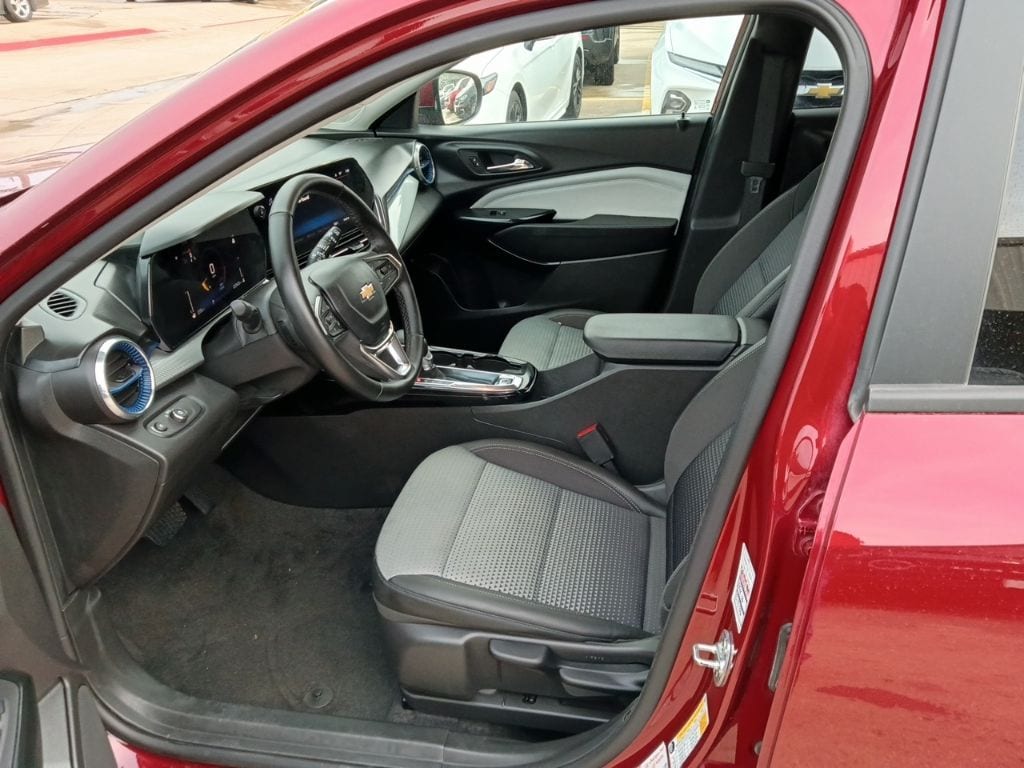 Thumbnail: 2025 Chevrolet Trax - 4