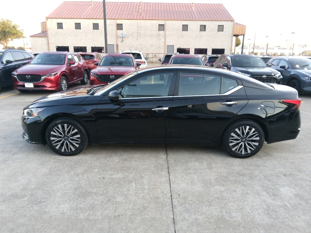 Thumbnail: 2024 Nissan Altima - 4