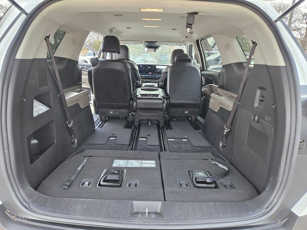 Thumbnail: 2025 Kia Carnival - 24