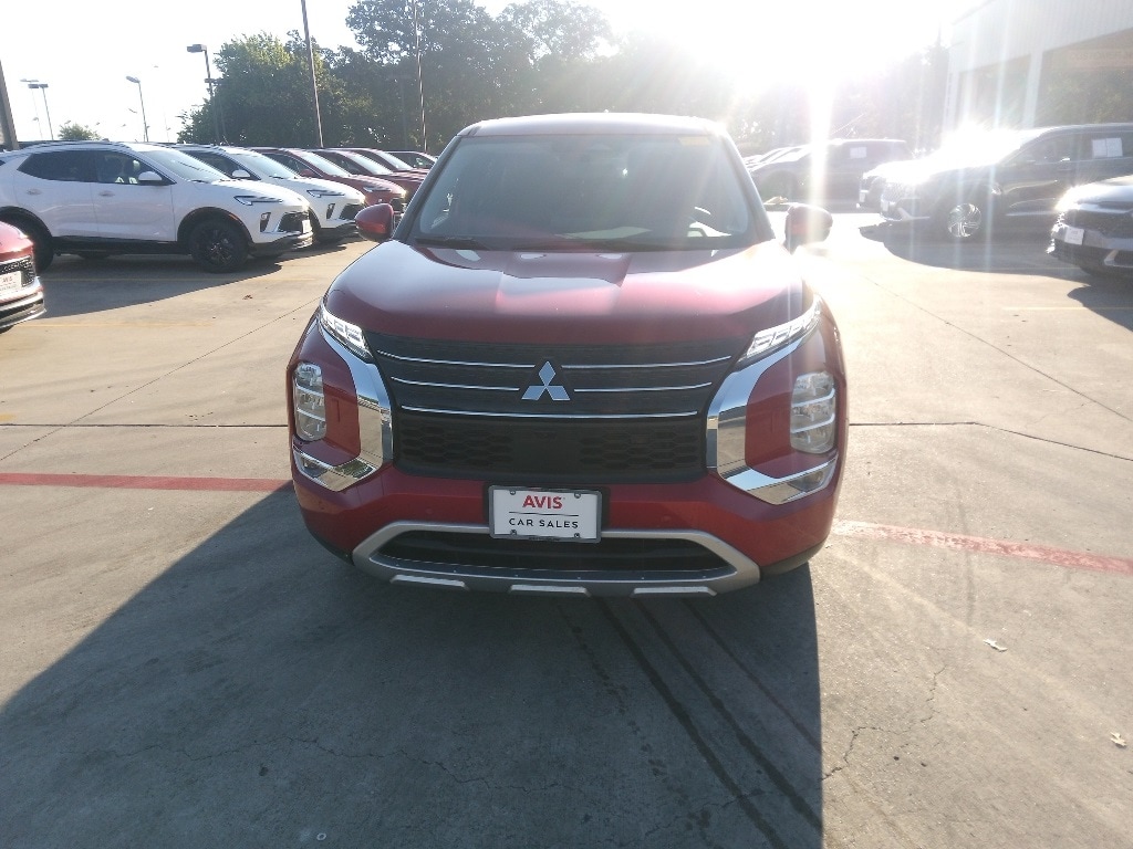 Thumbnail: 2024 Mitsubishi Outlander - 2