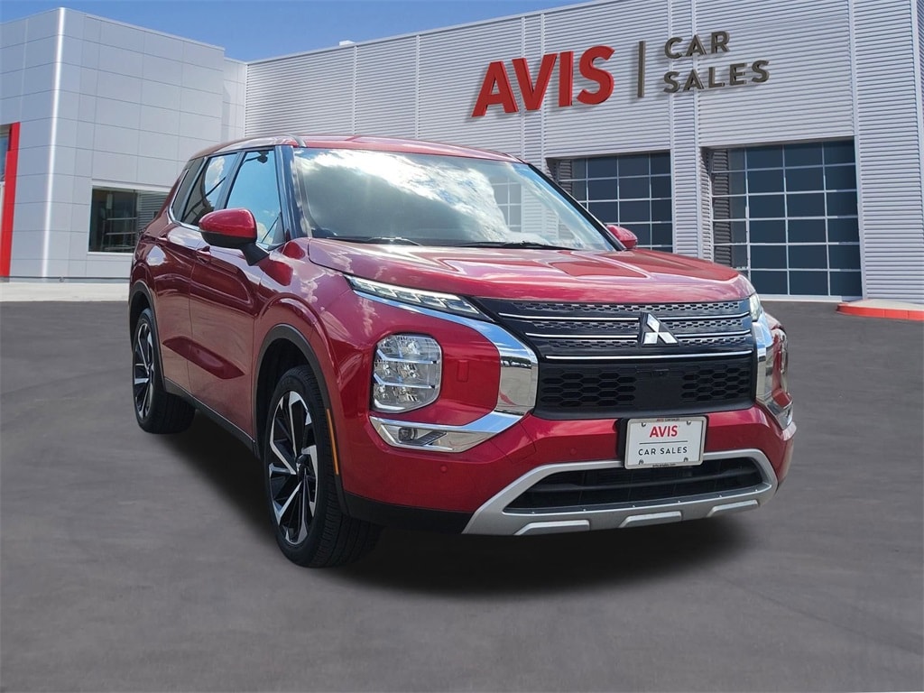 Thumbnail: 2024 Mitsubishi Outlander - 3