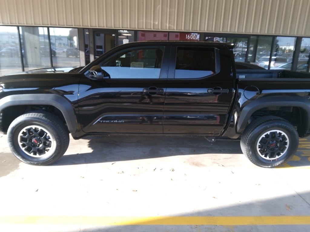 Thumbnail: 2024 Toyota Tacoma - 3