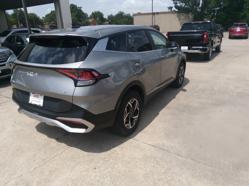 Thumbnail: 2023 Kia Sportage - 6