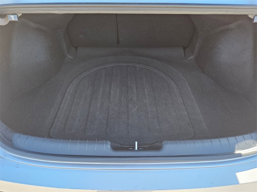 Thumbnail: 2025 Hyundai Elantra - 25