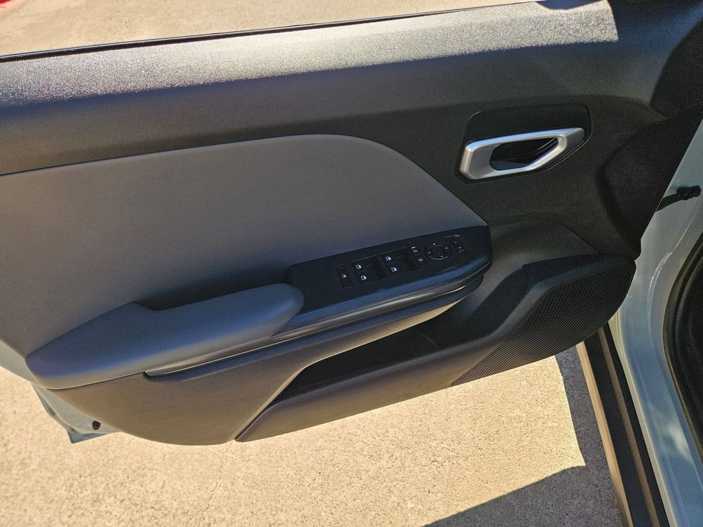 Thumbnail: 2025 Kia K4 - 14