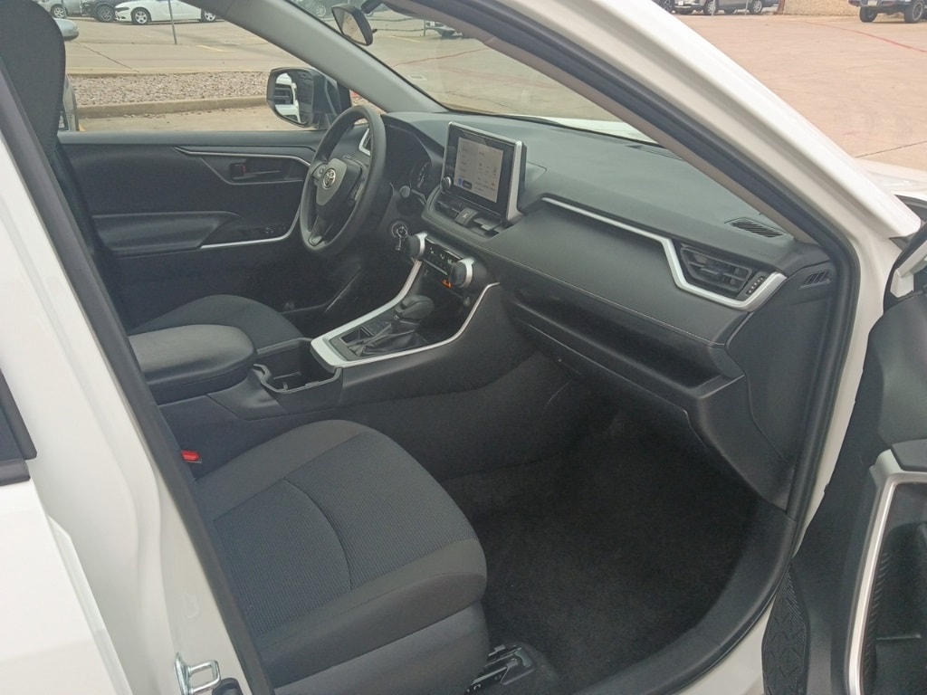 Thumbnail: 2025 Toyota RAV4 - 8