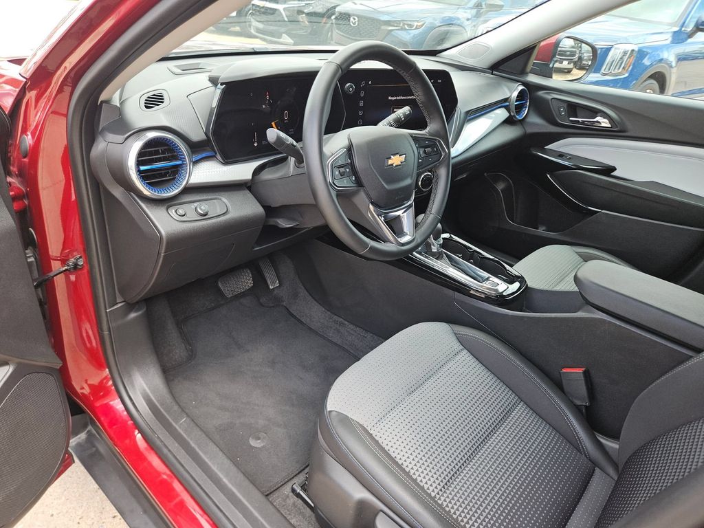 Thumbnail: 2025 Chevrolet Trax - 13