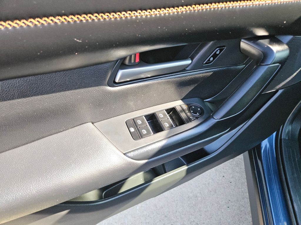 Thumbnail: 2025 Mazda CX-50 - 15