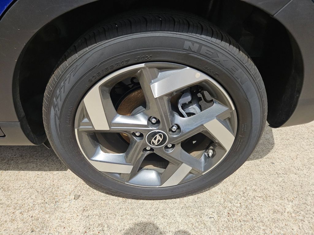 Thumbnail: 2025 Hyundai Venue - 25