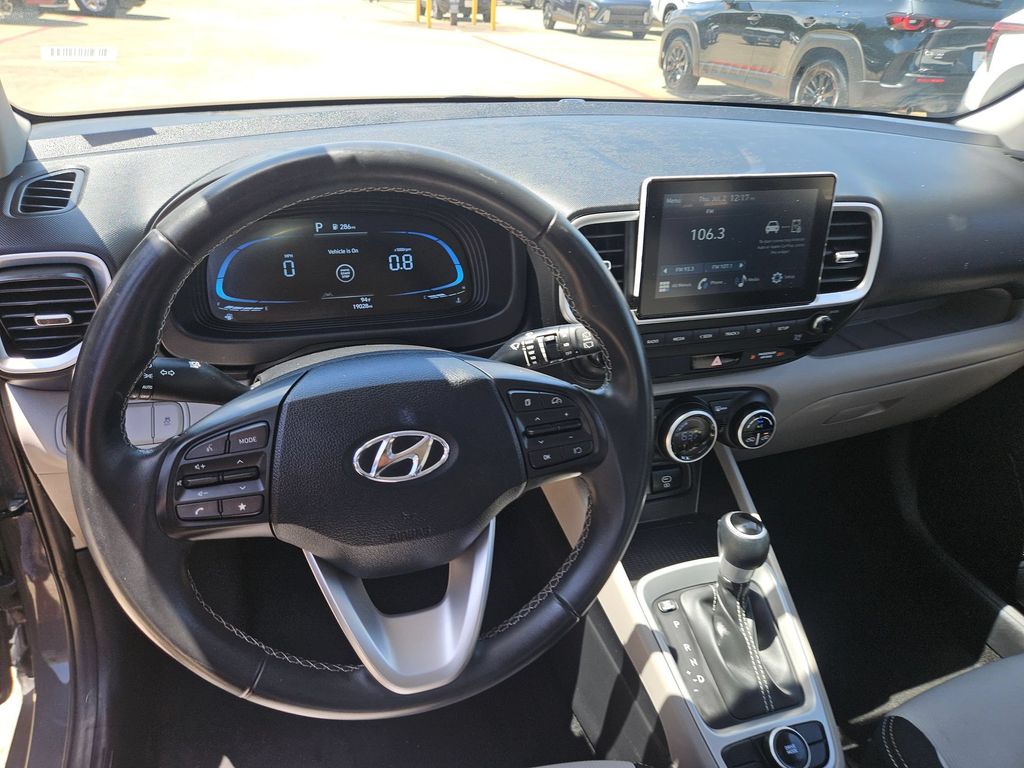 Thumbnail: 2025 Hyundai Venue - 17