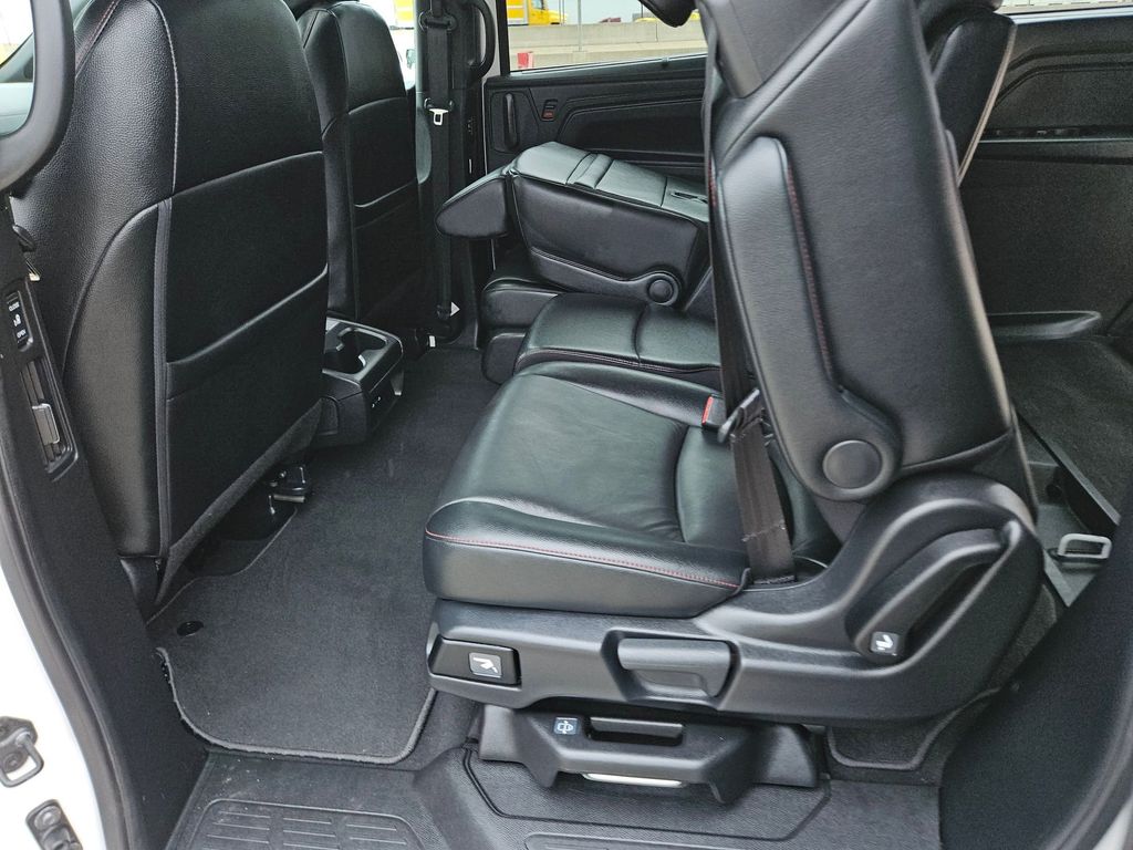 Thumbnail: 2025 Honda Odyssey - 25