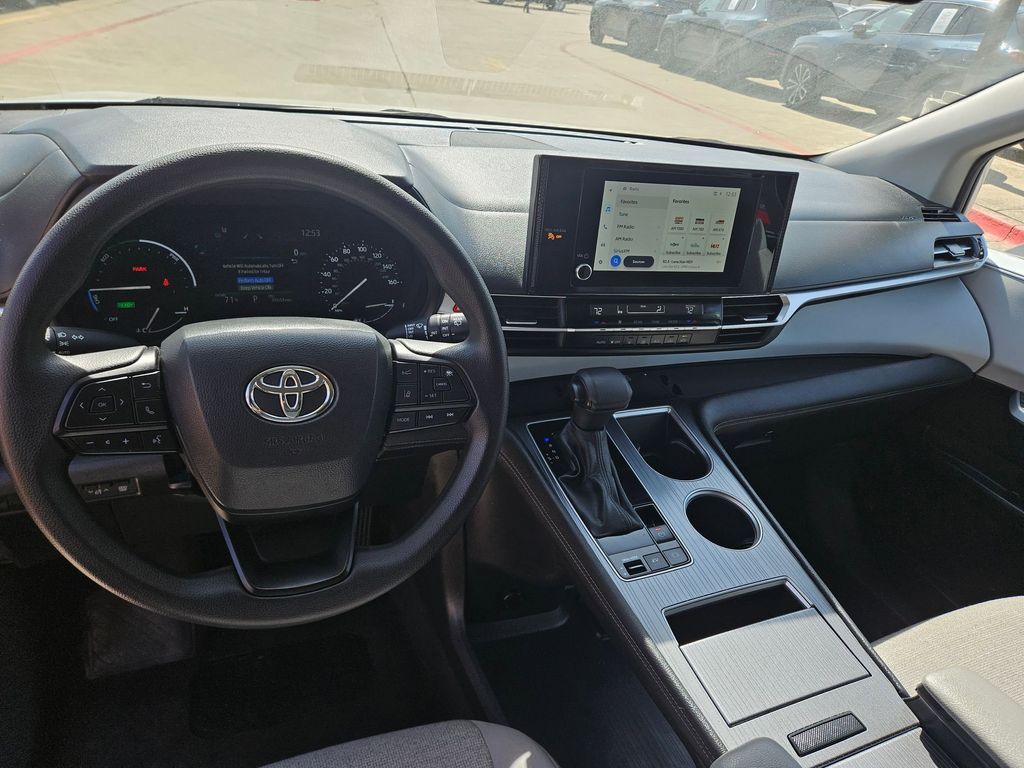 Thumbnail: 2025 Toyota Sienna - 15