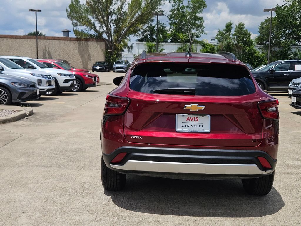 Thumbnail: 2025 Chevrolet Trax - 4