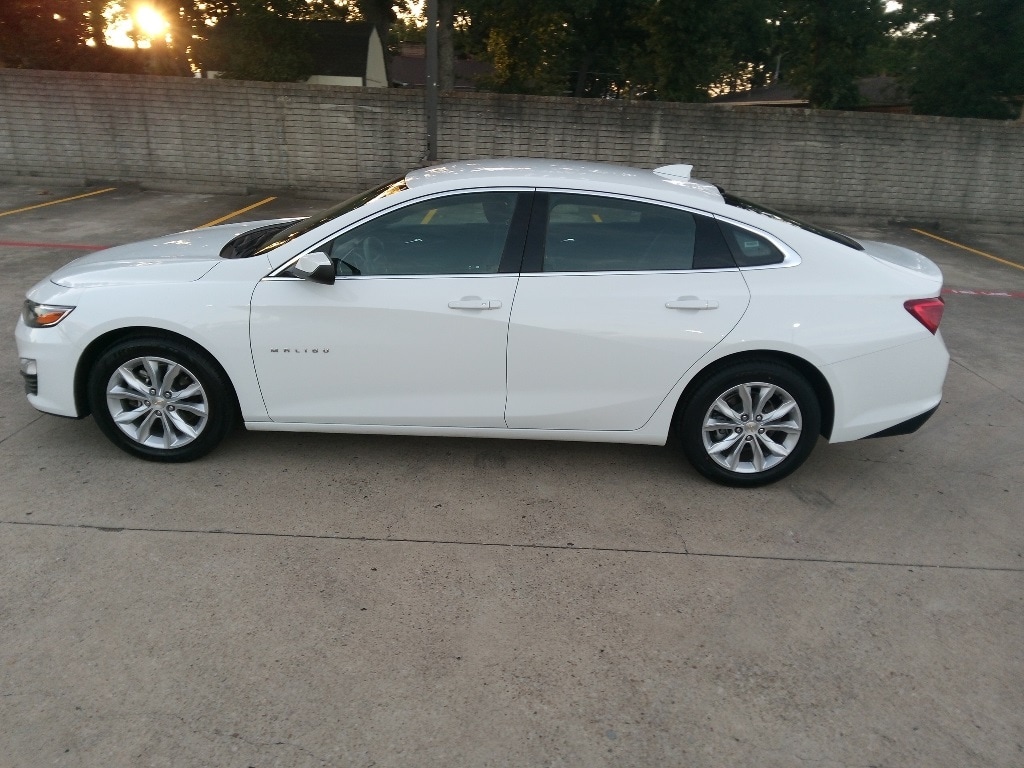 Thumbnail: 2024 Chevrolet Malibu - 3