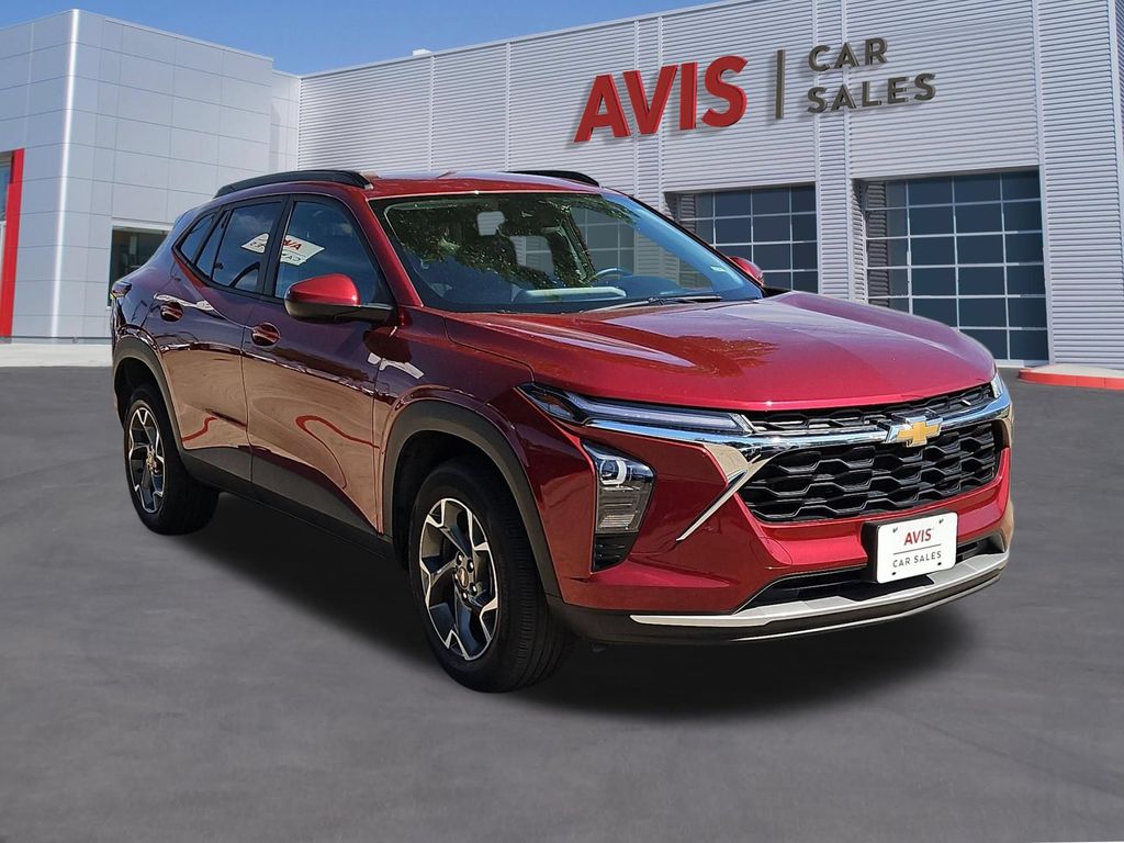 Thumbnail: 2025 Chevrolet Trax - 3